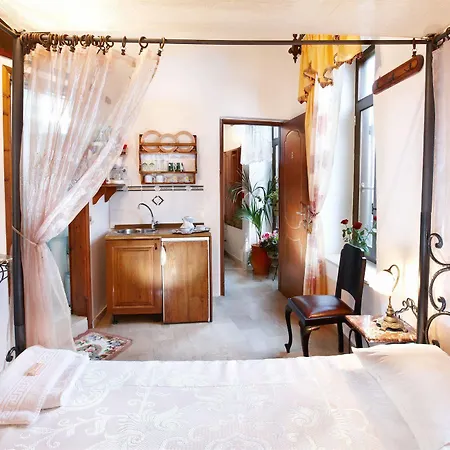 Archontiko Evgenia & Old Town Chania *